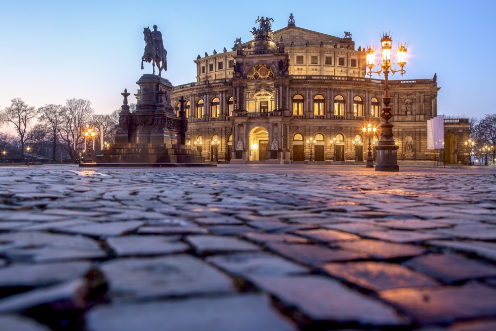 Semperoper Dresden zur Blauen Stunde